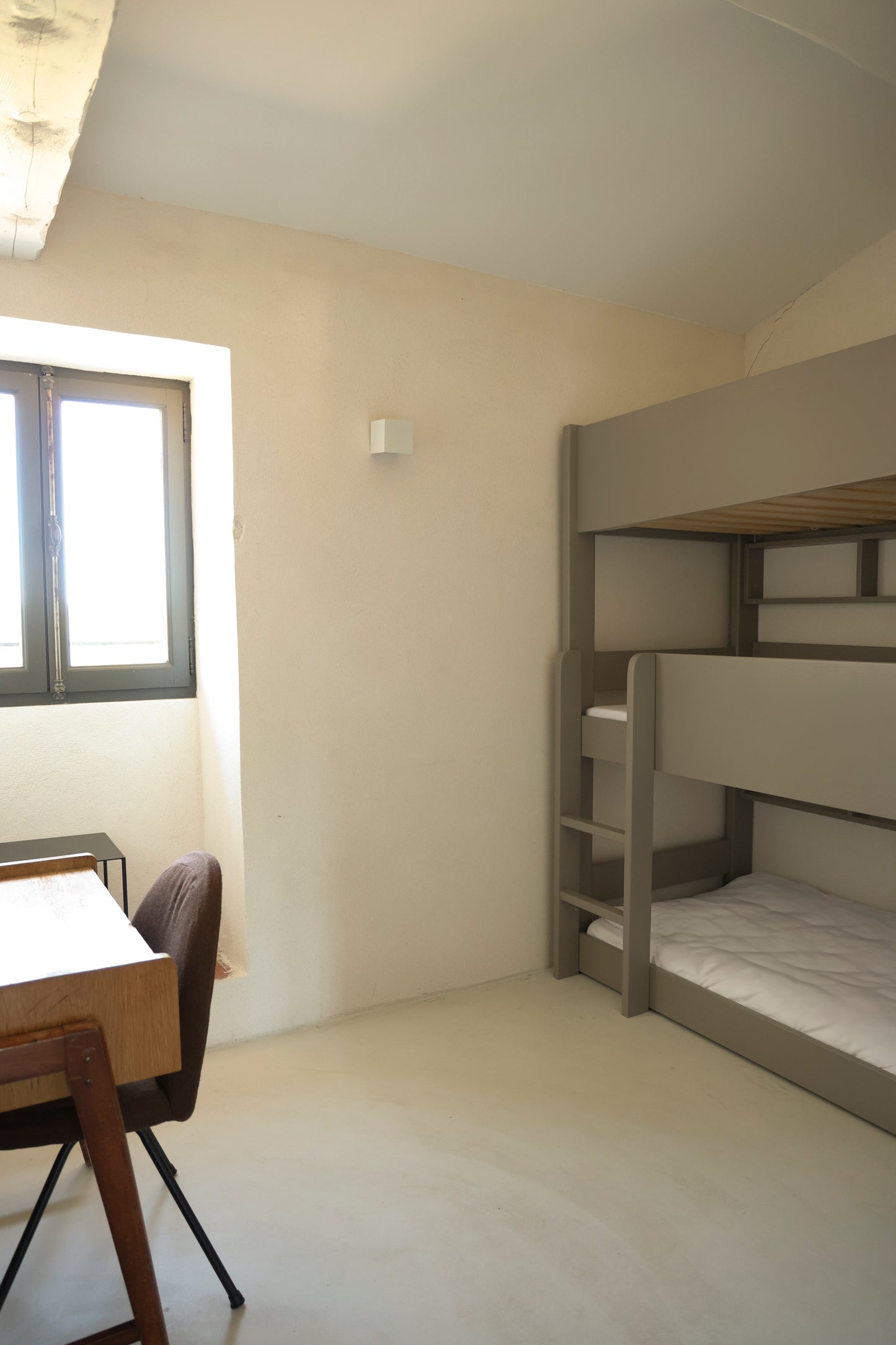 SUITE FAMILIALE AVEC 2 CHAMBRES VUE JARDIN - CLOÎTRE C6