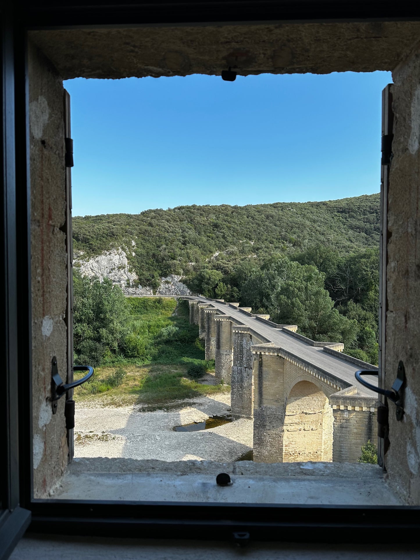 SUITE VUE PONT SAINT-NICOLAS - CLOÎTRE C4