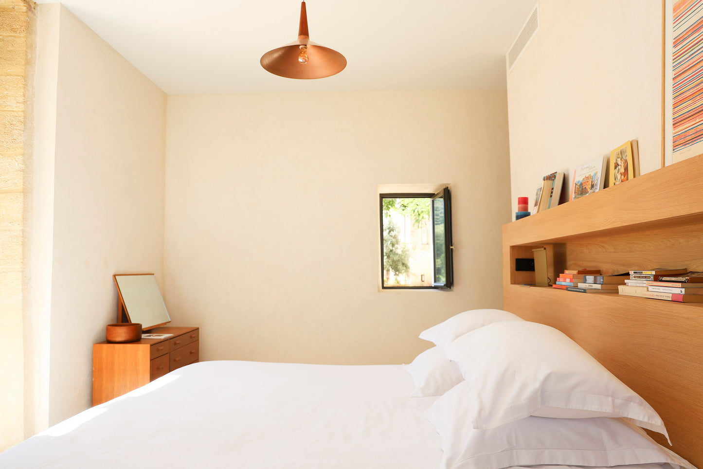 CHAMBRE OU SUITE AVEC TERRASSE VUE JARDIN : RÉFECTOIRE R1