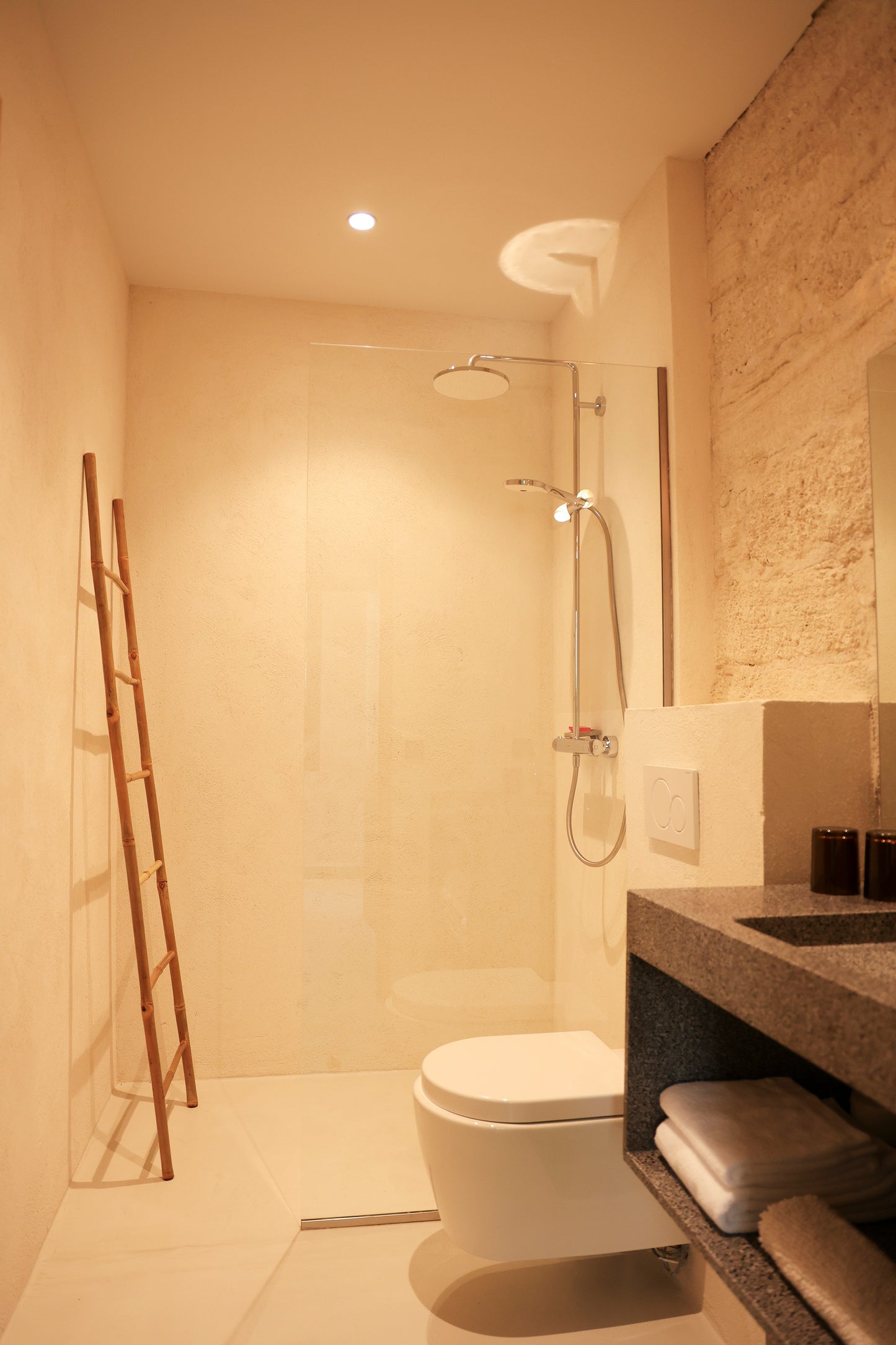 CHAMBRE VUE JARDIN : RÉFECTOIRE R3