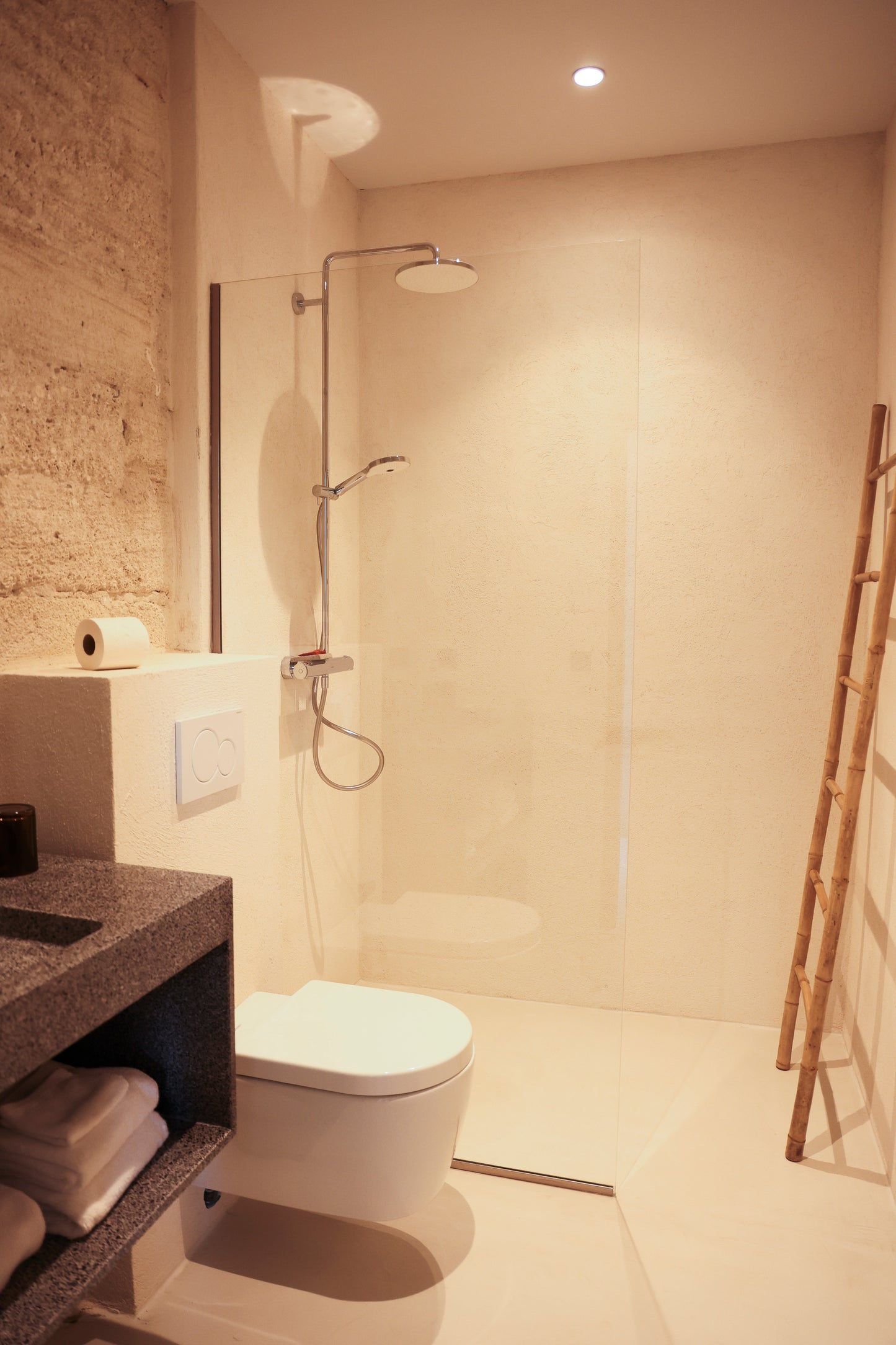 CHAMBRE VUE JARDIN : RÉFECTOIRE R2