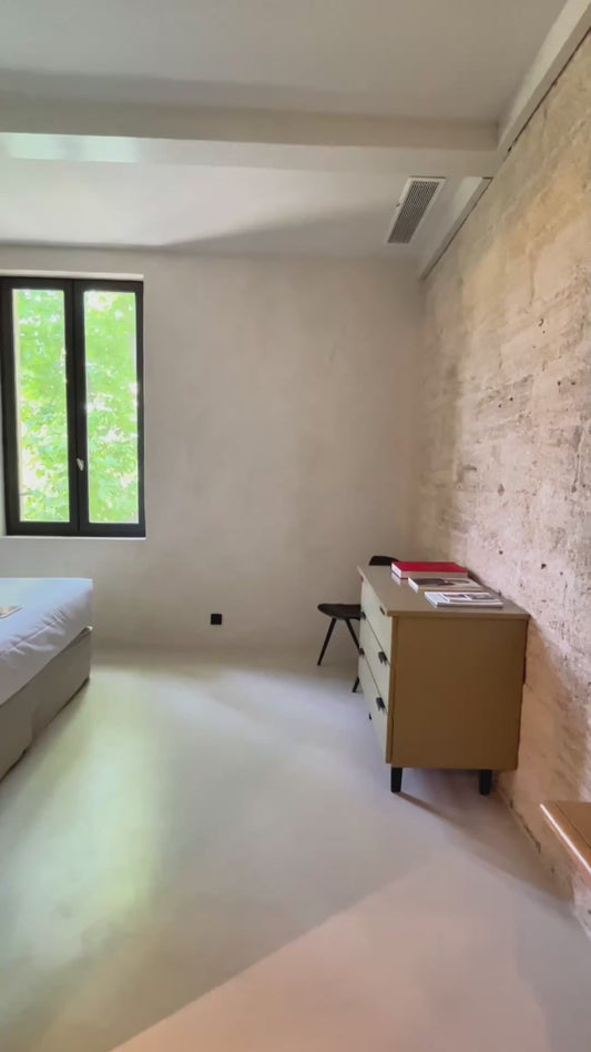 CHAMBRE VUE JARDIN : RÉFECTOIRE R4