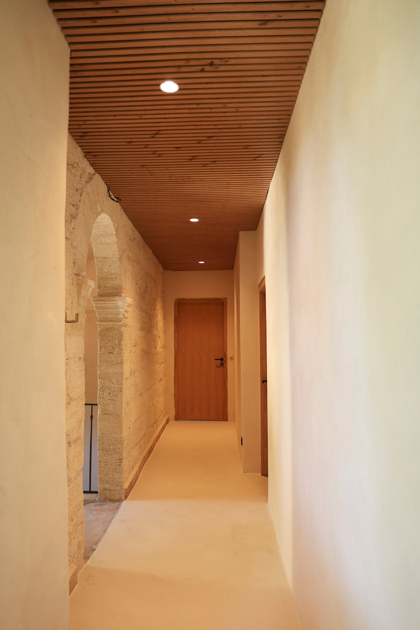 CHAMBRE VUE JARDIN : RÉFECTOIRE R2