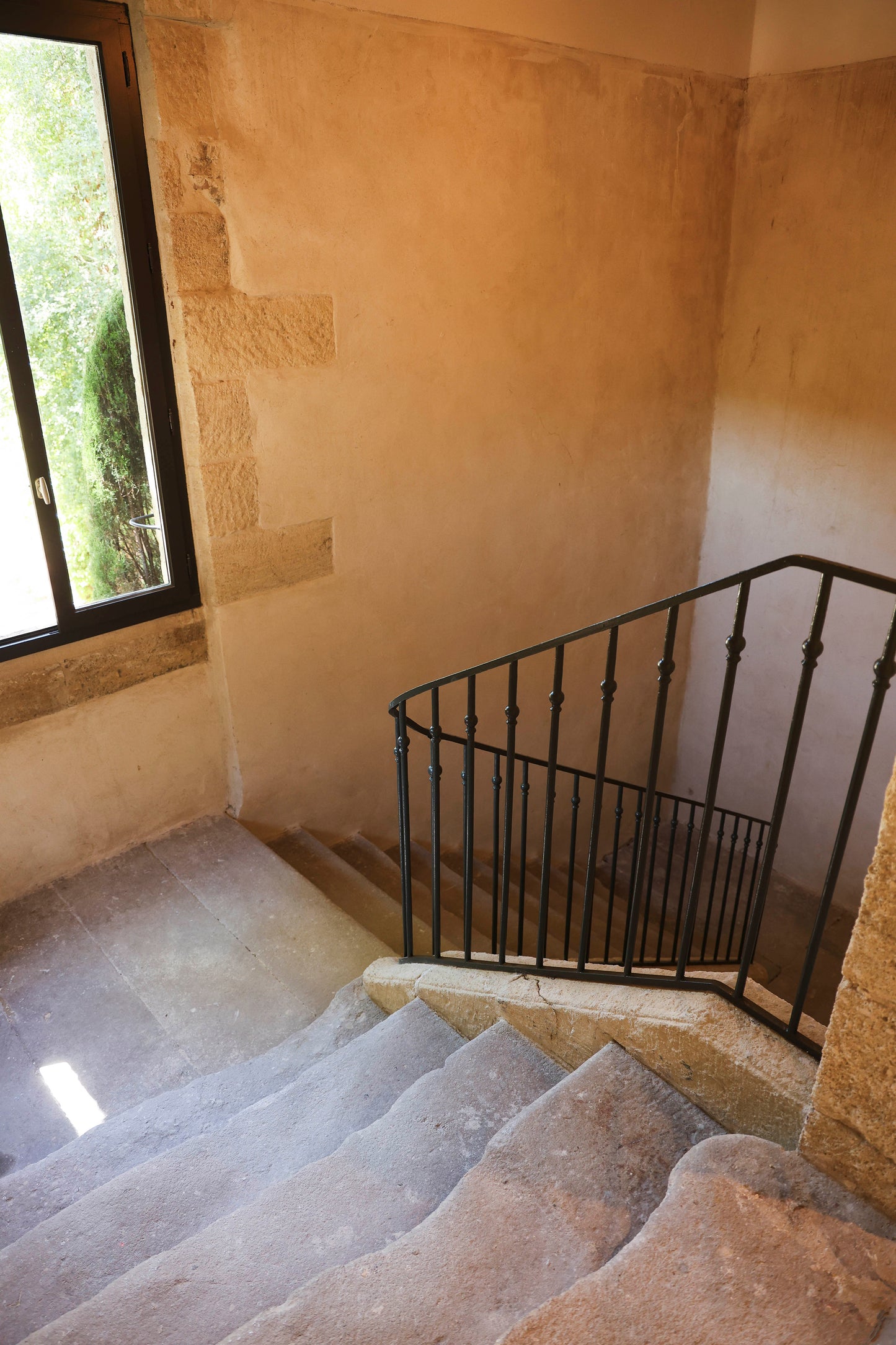 CHAMBRE VUE JARDIN : RÉFECTOIRE R2