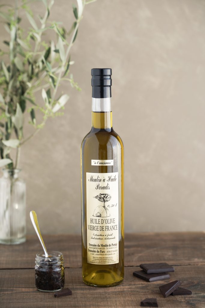 Old-fashioned OLIVE OIL 50cl bottle